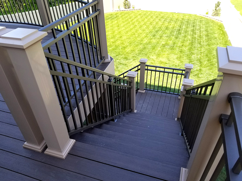 Custom Curved Railing – Detail View - Custom deck built by Dream Decks in Twin Cities, Minnesota