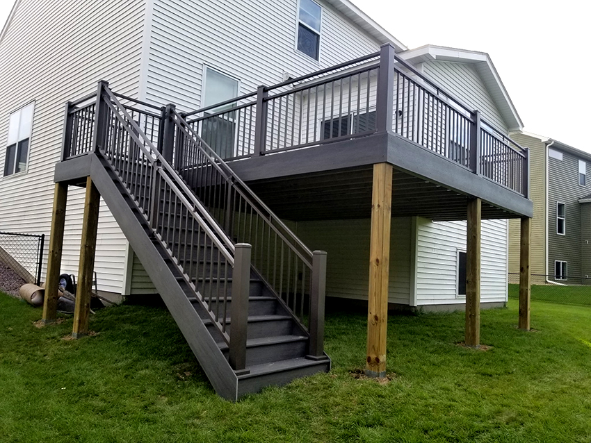TimberTech AZEK & Riveria Aluminum Railing - Custom deck built by Dream Decks in Twin Cities, Minnesota