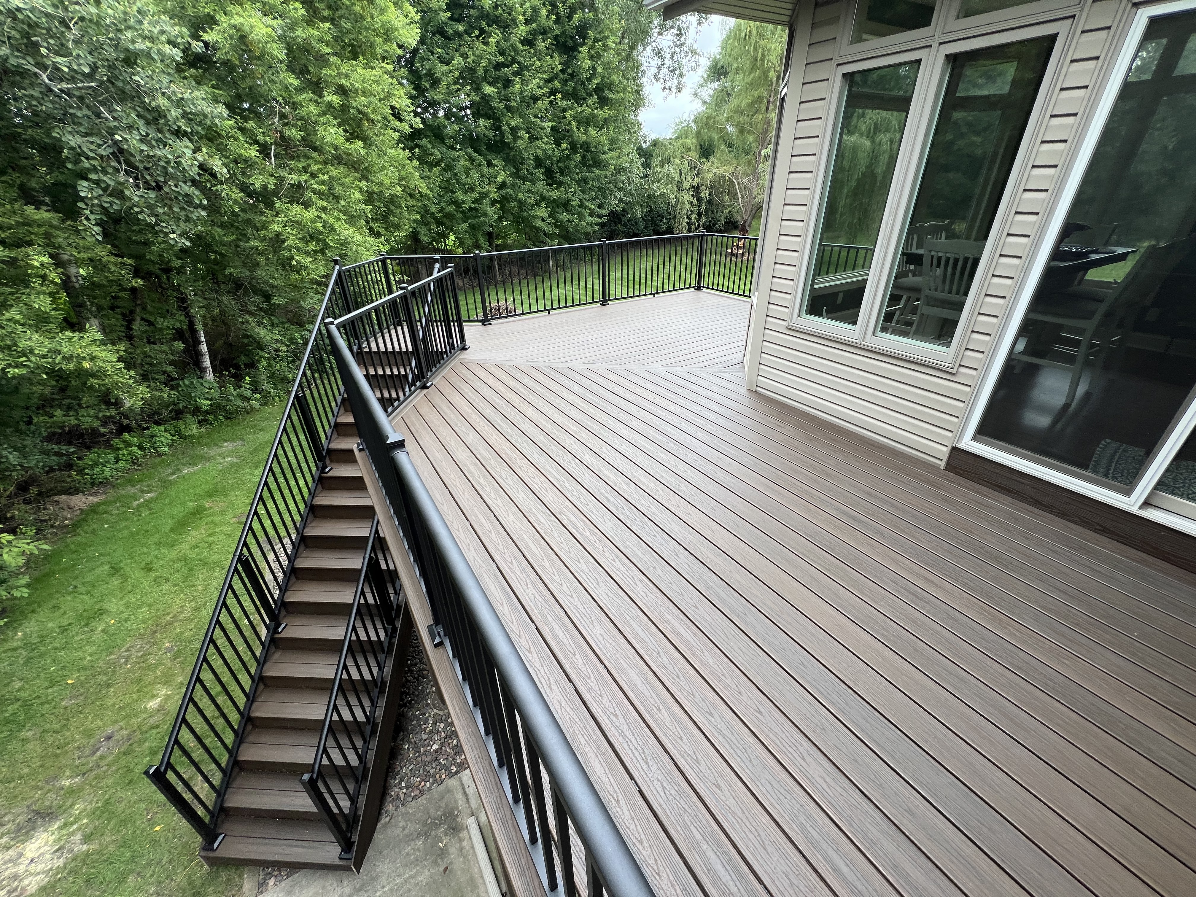 TimberTech AZEK & Westbury Aluminum Railing - Custom deck built by Dream Decks in Twin Cities, Minnesota